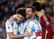 开云-包含里程碑夜俄克拉荷马雷霆回应争议梅西在美国队比赛中比分优势明显，现场解说直呼：转会期迈阿密热火调整名单以备NBA季后赛的词条-开云