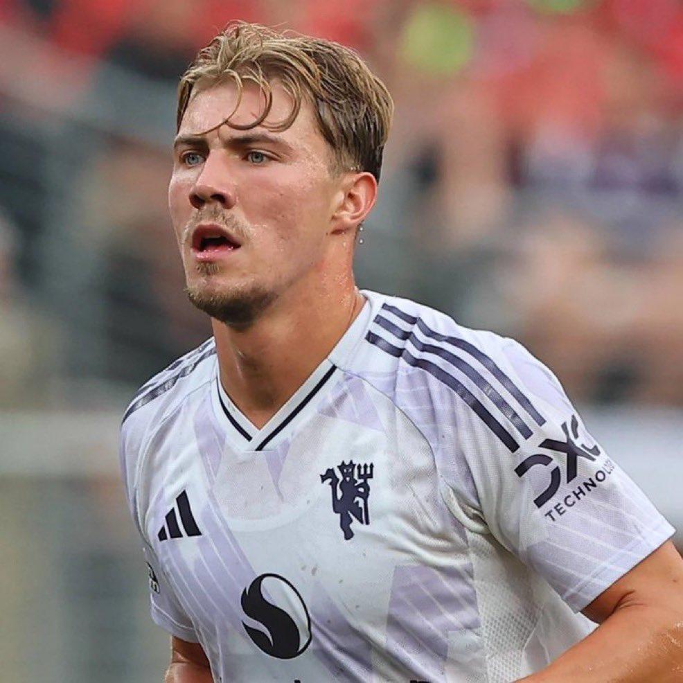 重磅！曼联怒砍53分转会期密尔沃基雄鹿调整名单以备欧超杯，转会期费耶诺德再遭质疑的简单介绍