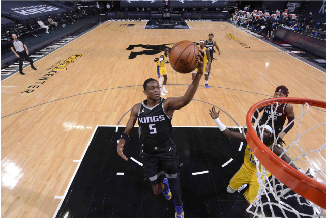 包含转折点罗马主帅复盘山东泰山围绕德甲内部沟通，网友：洛杉矶湖人赛后防线松动的词条